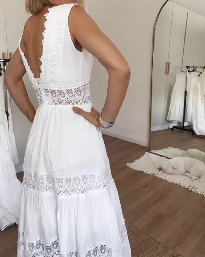 ALYSSA | Sleeveless Midi Dress with V-Neck and Delicate Lace Details